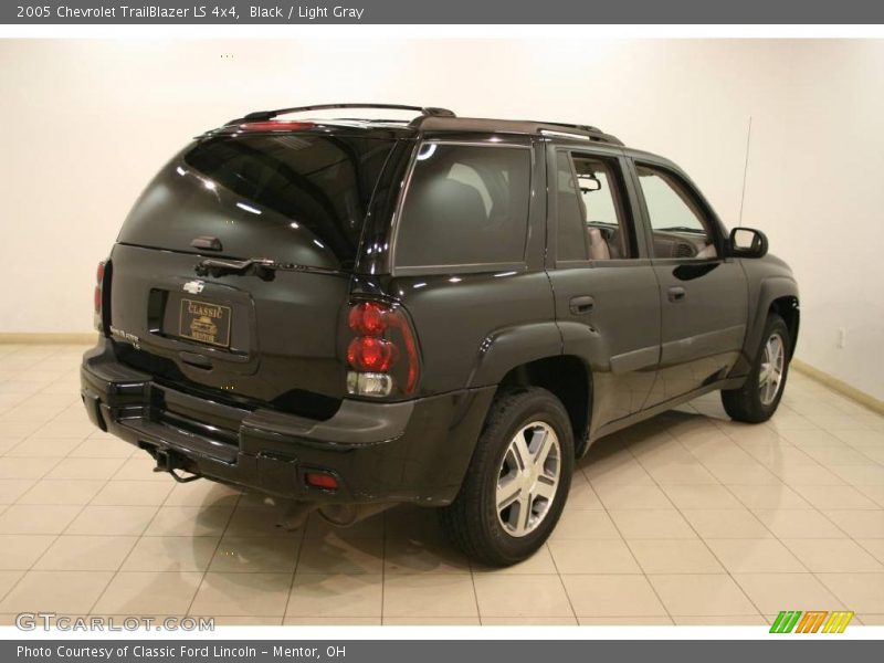 Black / Light Gray 2005 Chevrolet TrailBlazer LS 4x4