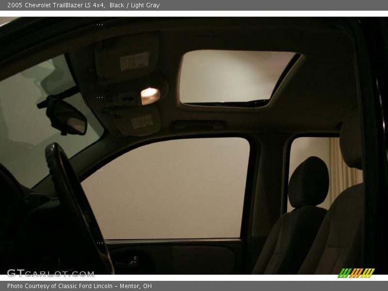 Black / Light Gray 2005 Chevrolet TrailBlazer LS 4x4
