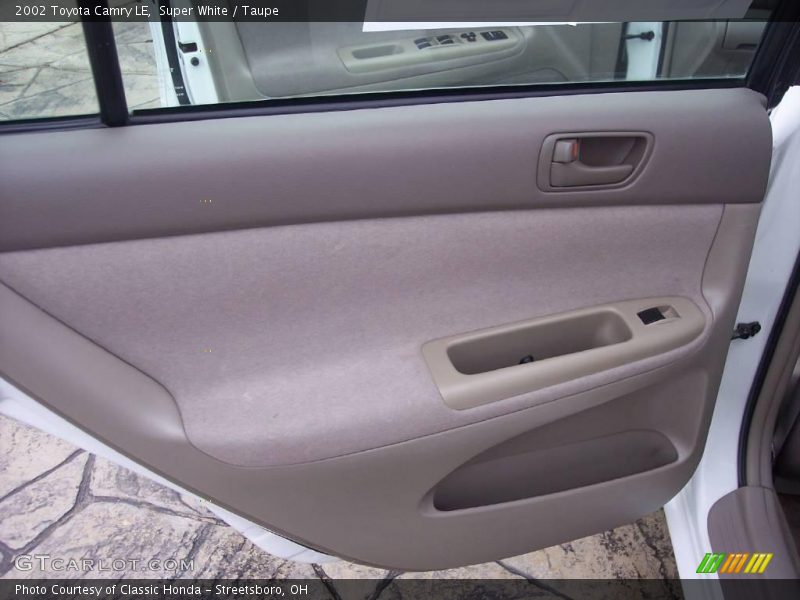 Super White / Taupe 2002 Toyota Camry LE