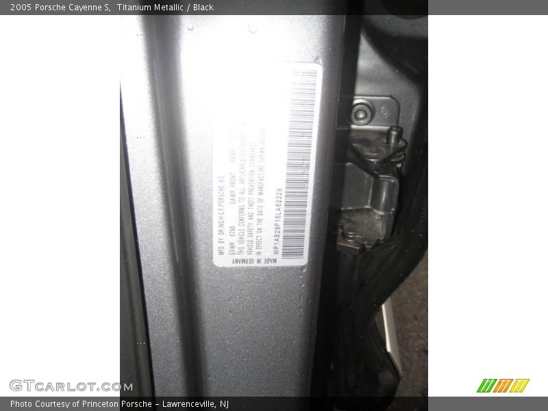 Titanium Metallic / Black 2005 Porsche Cayenne S