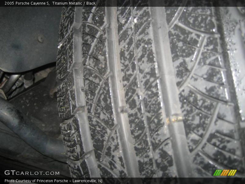 Titanium Metallic / Black 2005 Porsche Cayenne S