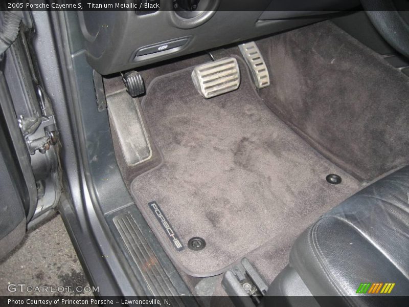 Titanium Metallic / Black 2005 Porsche Cayenne S