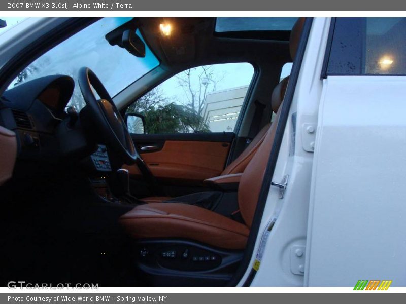 Alpine White / Terra 2007 BMW X3 3.0si