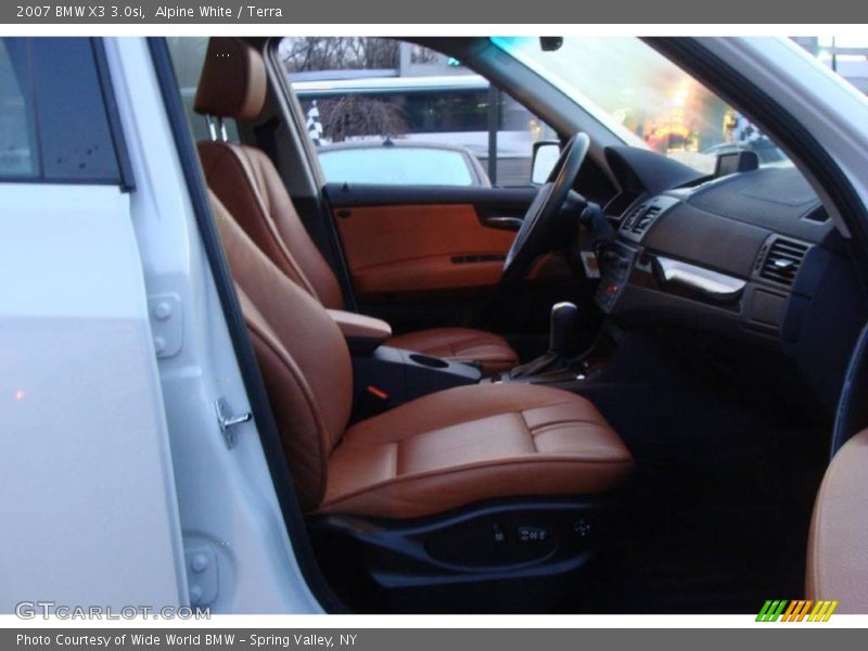Alpine White / Terra 2007 BMW X3 3.0si