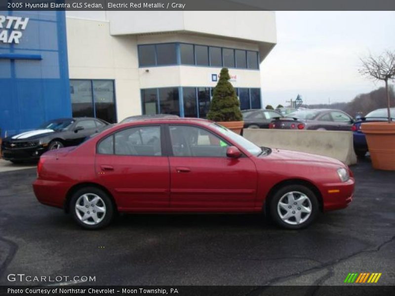 Electric Red Metallic / Gray 2005 Hyundai Elantra GLS Sedan