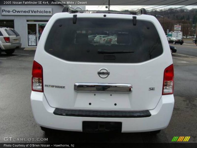 Avalanche White / Desert 2005 Nissan Pathfinder SE 4x4