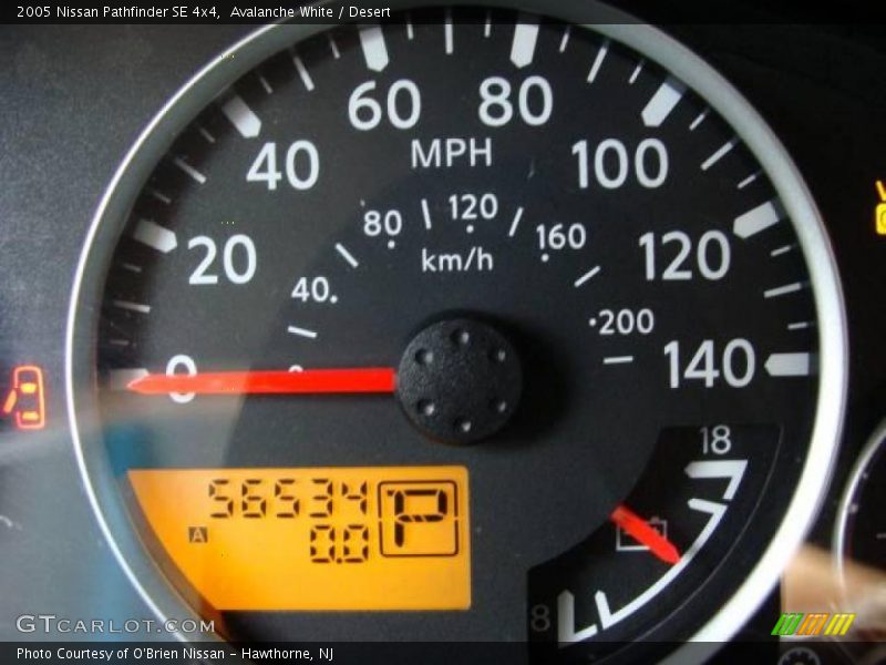 Avalanche White / Desert 2005 Nissan Pathfinder SE 4x4