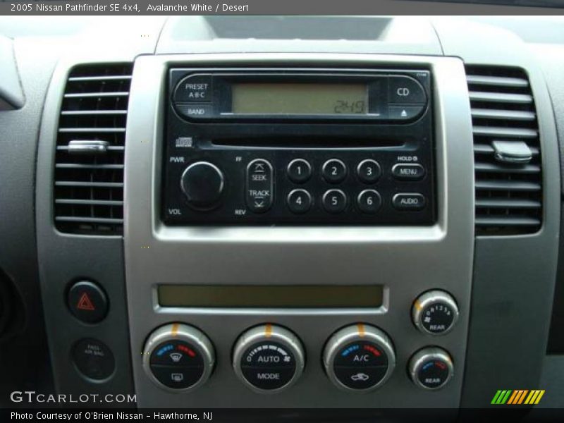 Avalanche White / Desert 2005 Nissan Pathfinder SE 4x4