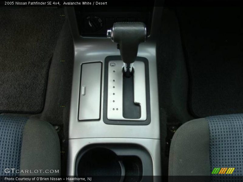 Avalanche White / Desert 2005 Nissan Pathfinder SE 4x4