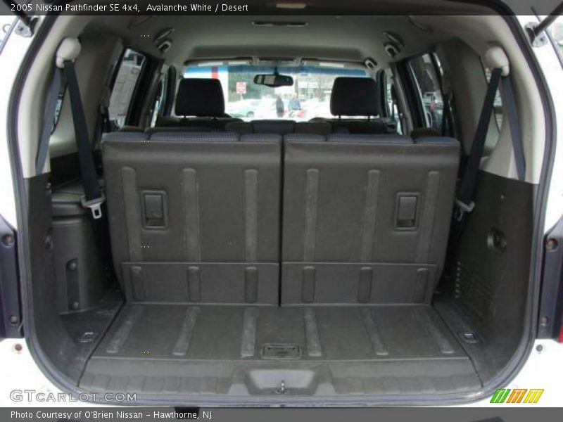Avalanche White / Desert 2005 Nissan Pathfinder SE 4x4