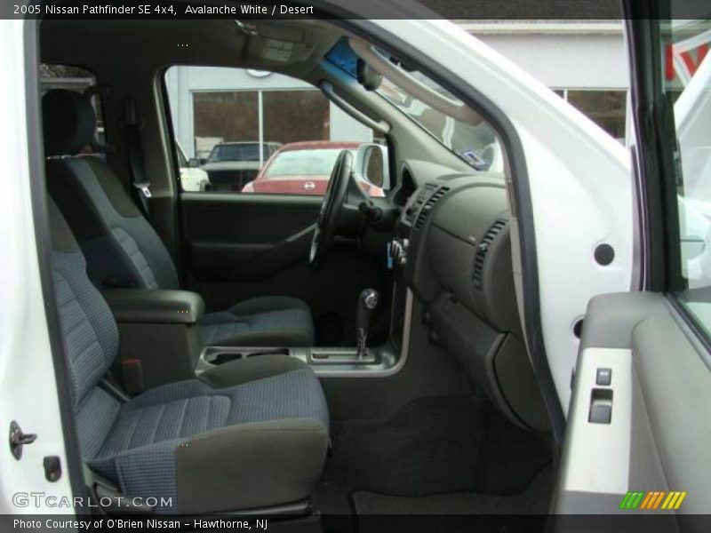 Avalanche White / Desert 2005 Nissan Pathfinder SE 4x4