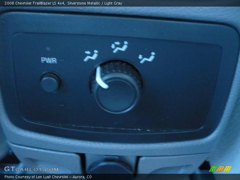 Silverstone Metallic / Light Gray 2008 Chevrolet TrailBlazer LS 4x4