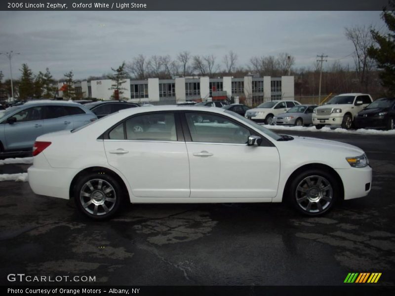 Oxford White / Light Stone 2006 Lincoln Zephyr