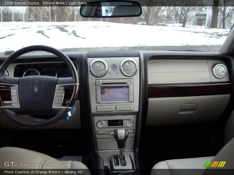 Oxford White / Light Stone 2006 Lincoln Zephyr