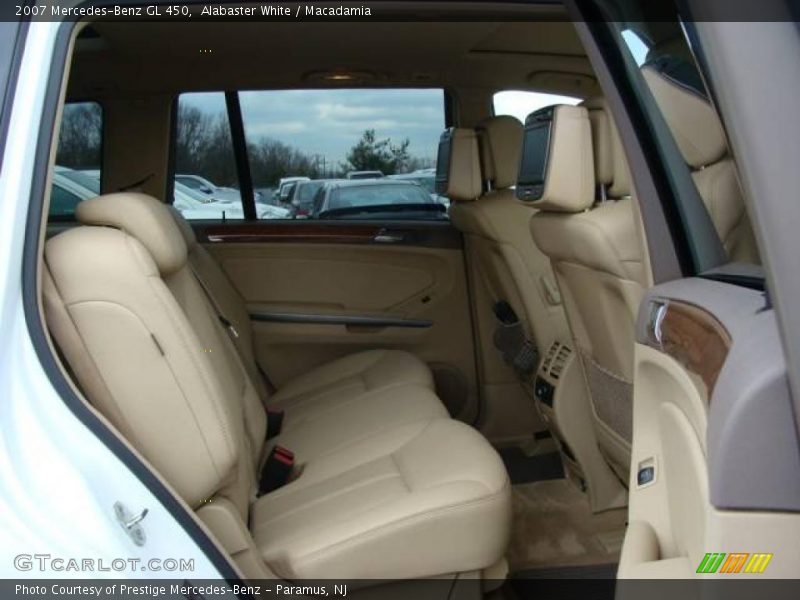 Alabaster White / Macadamia 2007 Mercedes-Benz GL 450