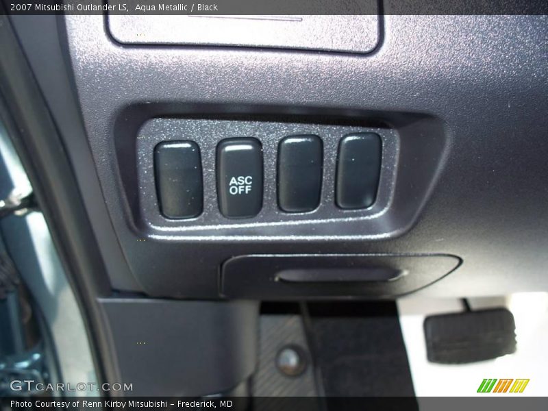 Aqua Metallic / Black 2007 Mitsubishi Outlander LS