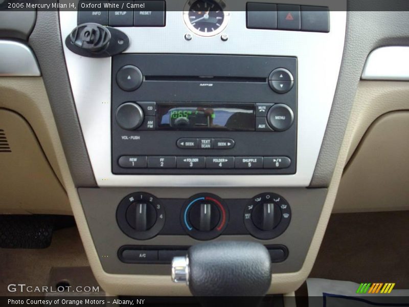 Oxford White / Camel 2006 Mercury Milan I4