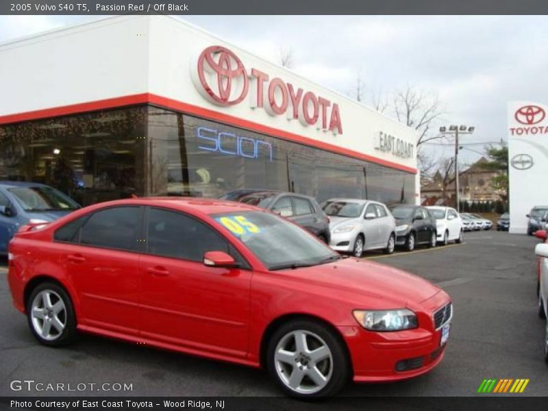 Passion Red / Off Black 2005 Volvo S40 T5