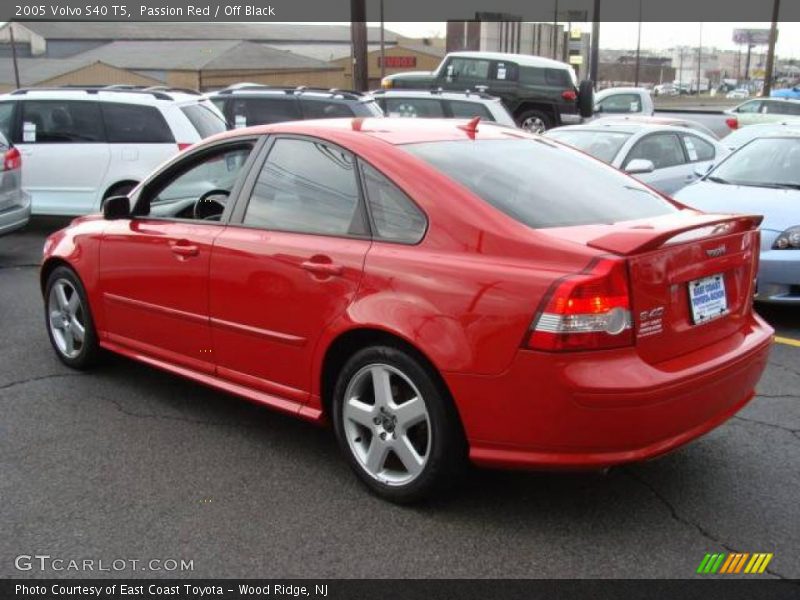 Passion Red / Off Black 2005 Volvo S40 T5