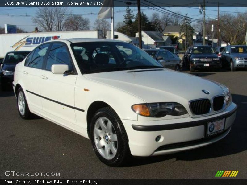 Alpine White / Black 2005 BMW 3 Series 325xi Sedan
