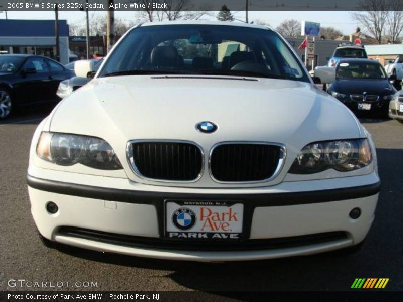 Alpine White / Black 2005 BMW 3 Series 325xi Sedan