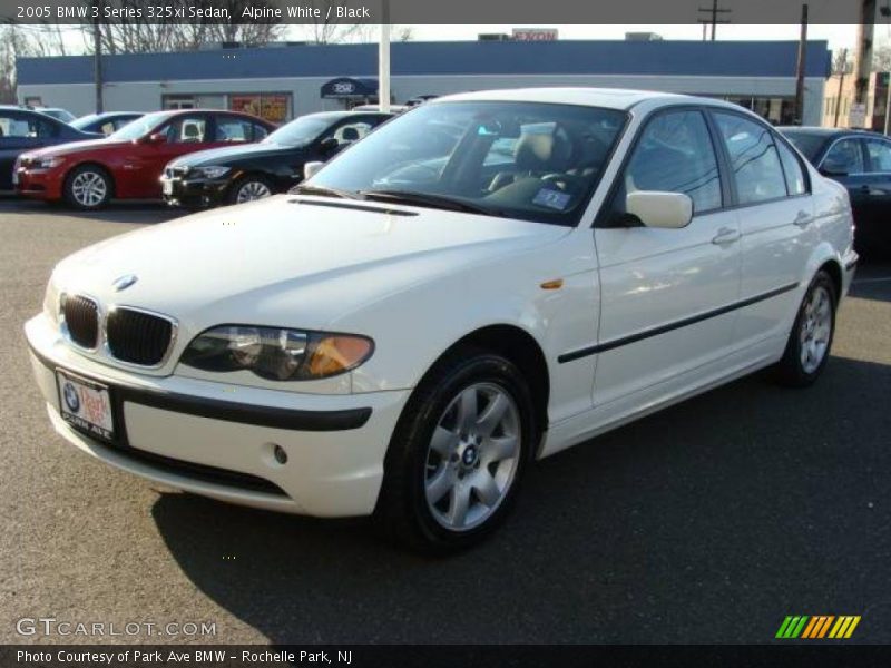 Alpine White / Black 2005 BMW 3 Series 325xi Sedan