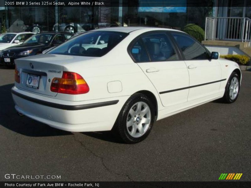 Alpine White / Black 2005 BMW 3 Series 325xi Sedan