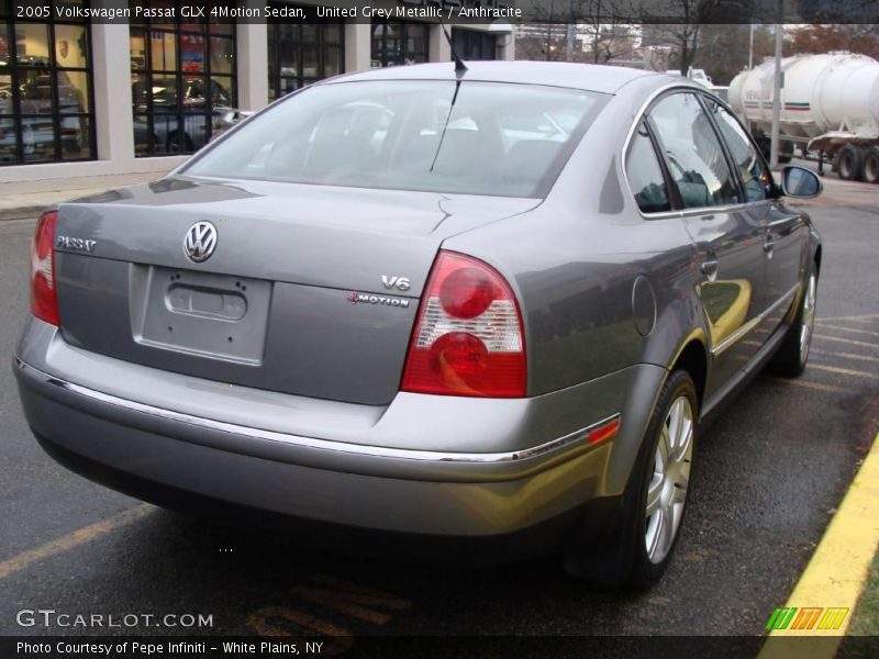 United Grey Metallic / Anthracite 2005 Volkswagen Passat GLX 4Motion Sedan