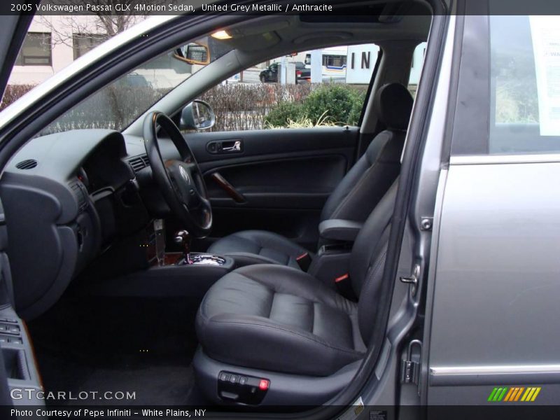 United Grey Metallic / Anthracite 2005 Volkswagen Passat GLX 4Motion Sedan