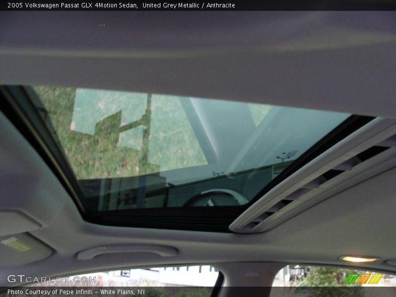 United Grey Metallic / Anthracite 2005 Volkswagen Passat GLX 4Motion Sedan