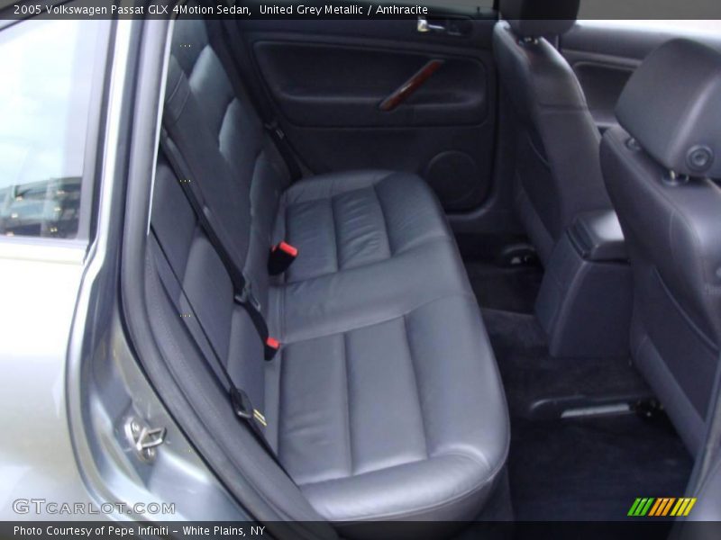 United Grey Metallic / Anthracite 2005 Volkswagen Passat GLX 4Motion Sedan