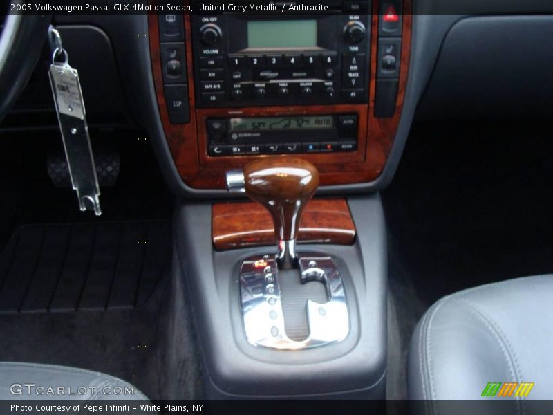 United Grey Metallic / Anthracite 2005 Volkswagen Passat GLX 4Motion Sedan