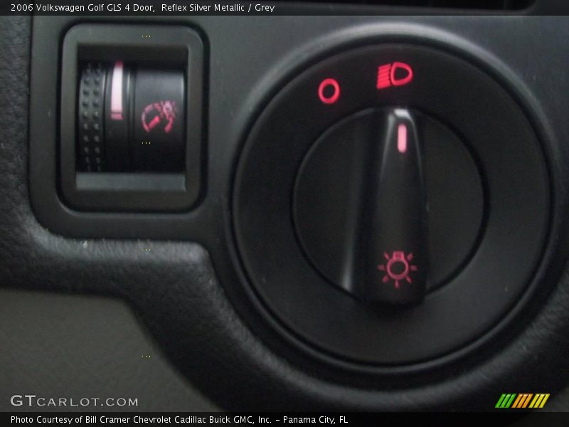 Reflex Silver Metallic / Grey 2006 Volkswagen Golf GLS 4 Door