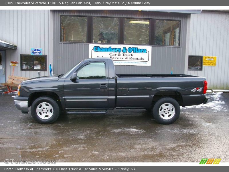 Dark Gray Metallic / Medium Gray 2005 Chevrolet Silverado 1500 LS Regular Cab 4x4