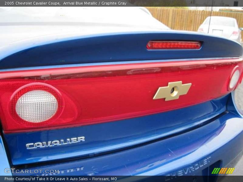 Arrival Blue Metallic / Graphite Gray 2005 Chevrolet Cavalier Coupe