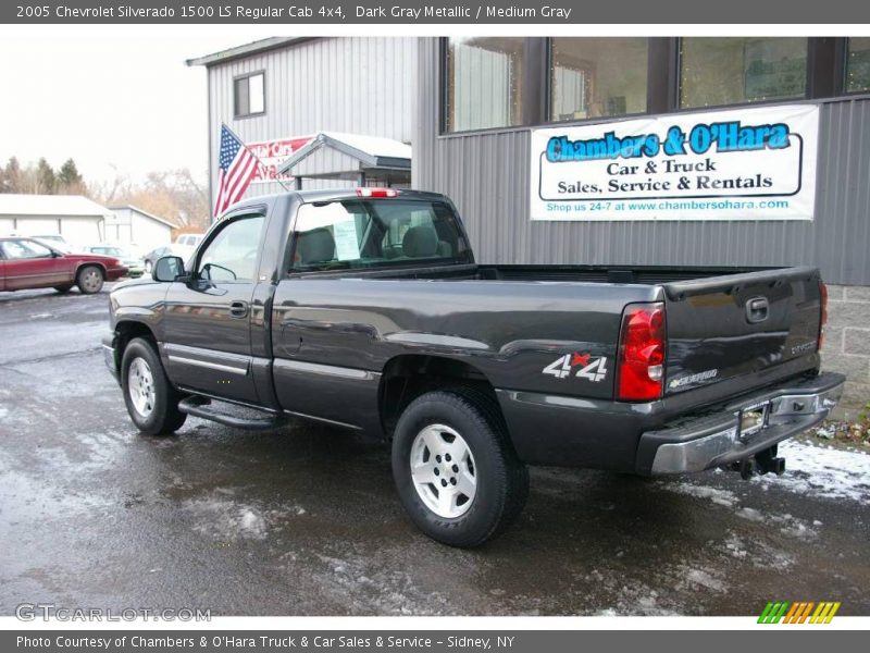 Dark Gray Metallic / Medium Gray 2005 Chevrolet Silverado 1500 LS Regular Cab 4x4