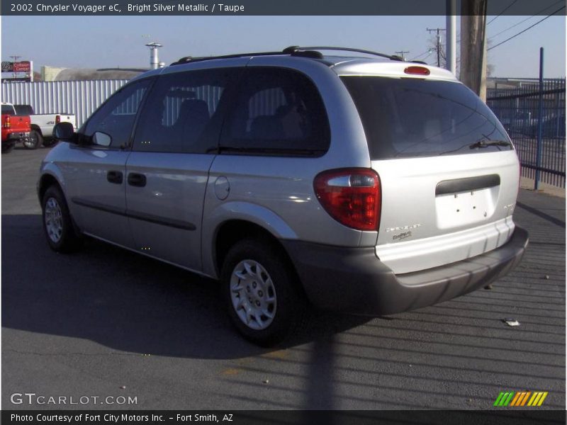 Bright Silver Metallic / Taupe 2002 Chrysler Voyager eC