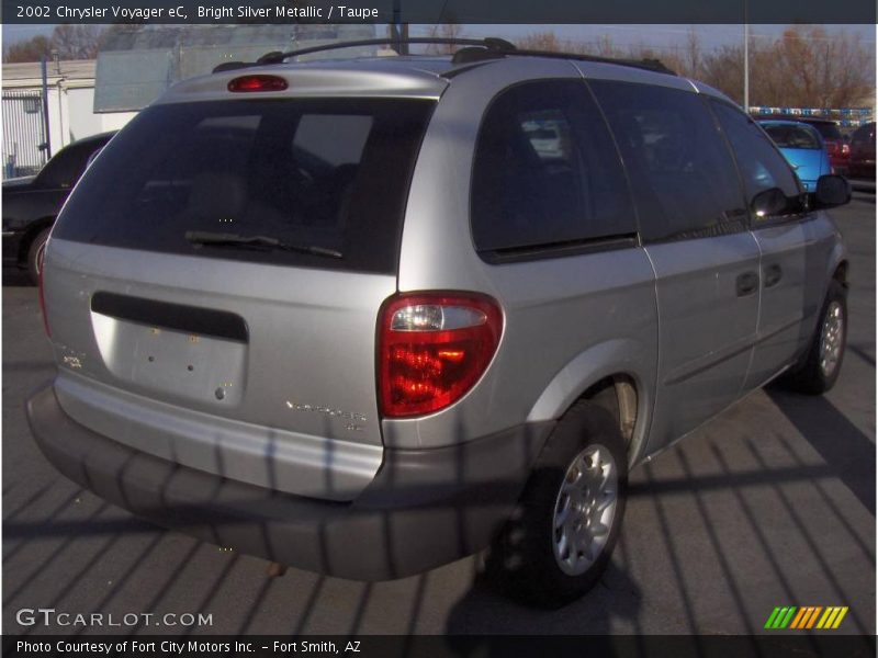 Bright Silver Metallic / Taupe 2002 Chrysler Voyager eC