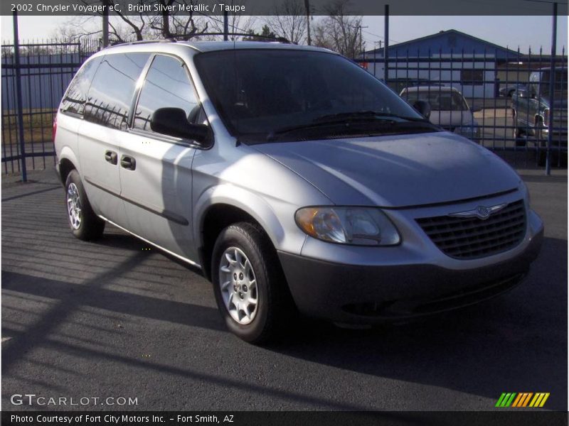 Bright Silver Metallic / Taupe 2002 Chrysler Voyager eC
