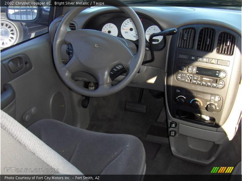 Bright Silver Metallic / Taupe 2002 Chrysler Voyager eC