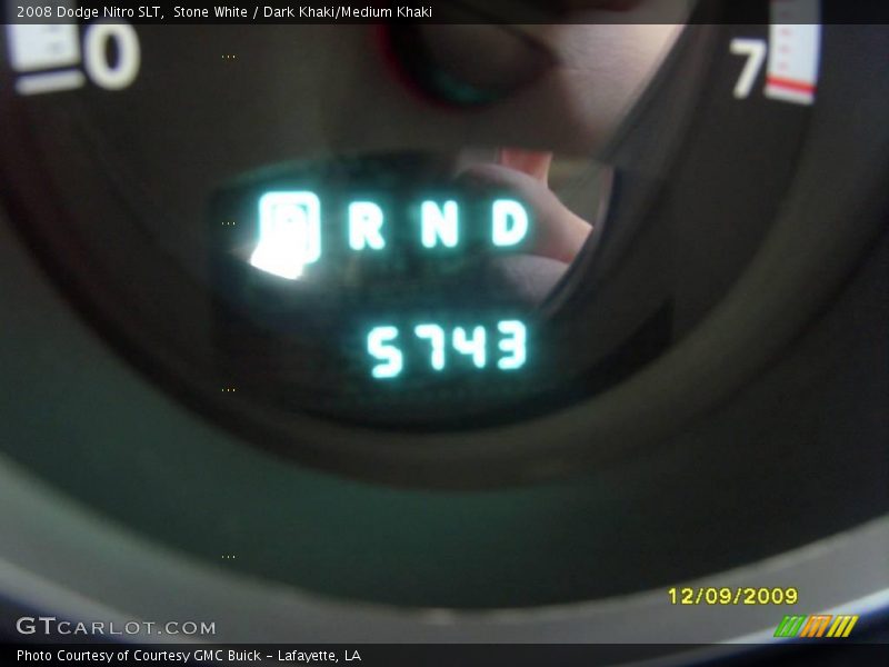 Stone White / Dark Khaki/Medium Khaki 2008 Dodge Nitro SLT