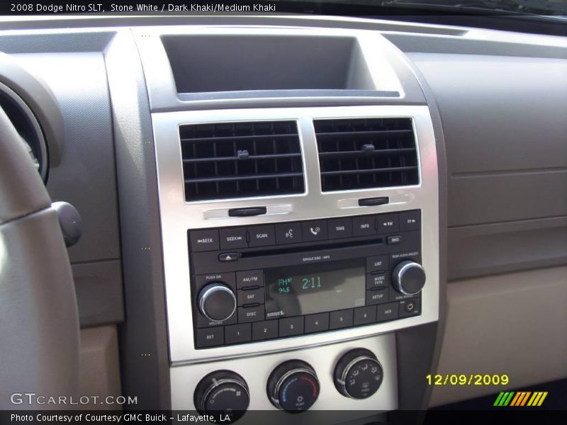 Stone White / Dark Khaki/Medium Khaki 2008 Dodge Nitro SLT