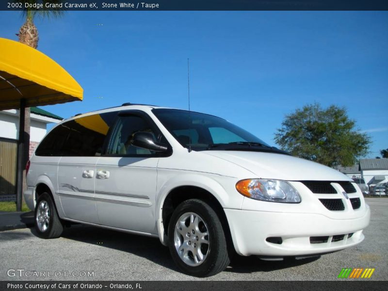 Stone White / Taupe 2002 Dodge Grand Caravan eX