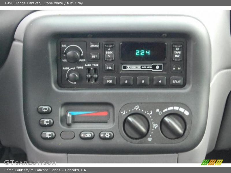 Stone White / Mist Gray 1998 Dodge Caravan