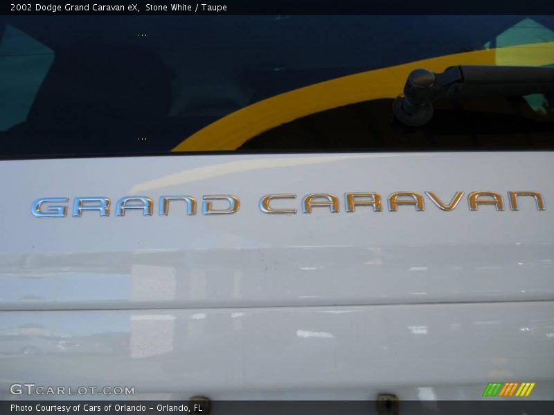 Stone White / Taupe 2002 Dodge Grand Caravan eX
