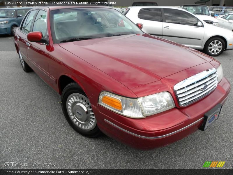 Toreador Red Metallic / Light Graphite 1999 Ford Crown Victoria