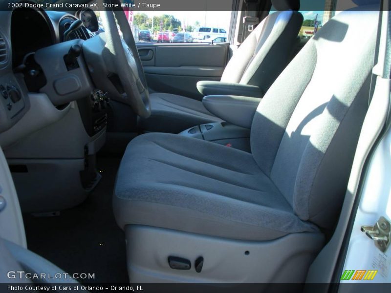 Stone White / Taupe 2002 Dodge Grand Caravan eX