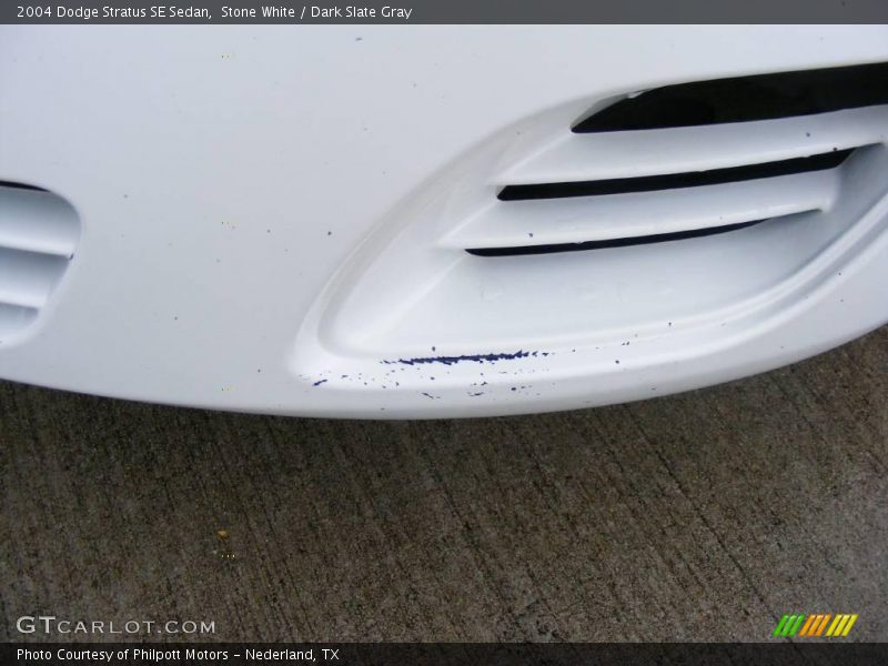 Stone White / Dark Slate Gray 2004 Dodge Stratus SE Sedan