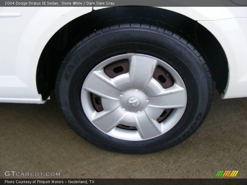 Stone White / Dark Slate Gray 2004 Dodge Stratus SE Sedan