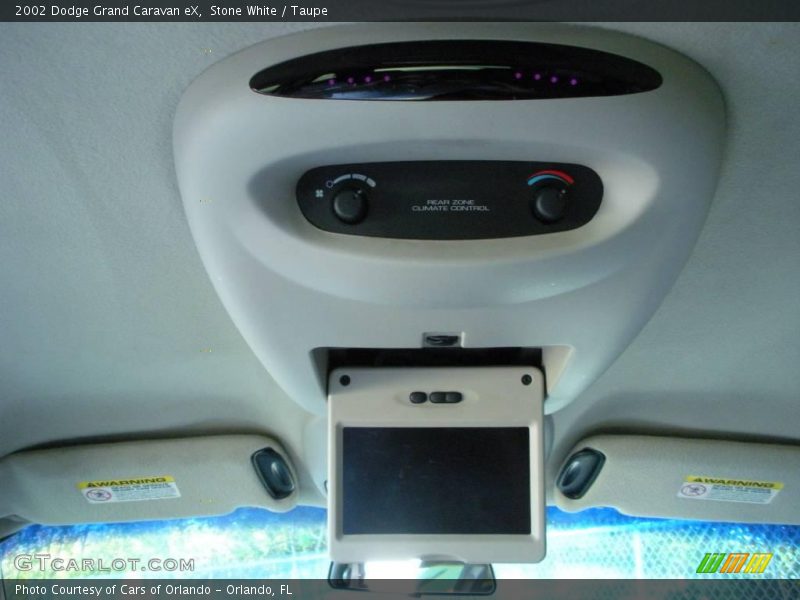 Stone White / Taupe 2002 Dodge Grand Caravan eX